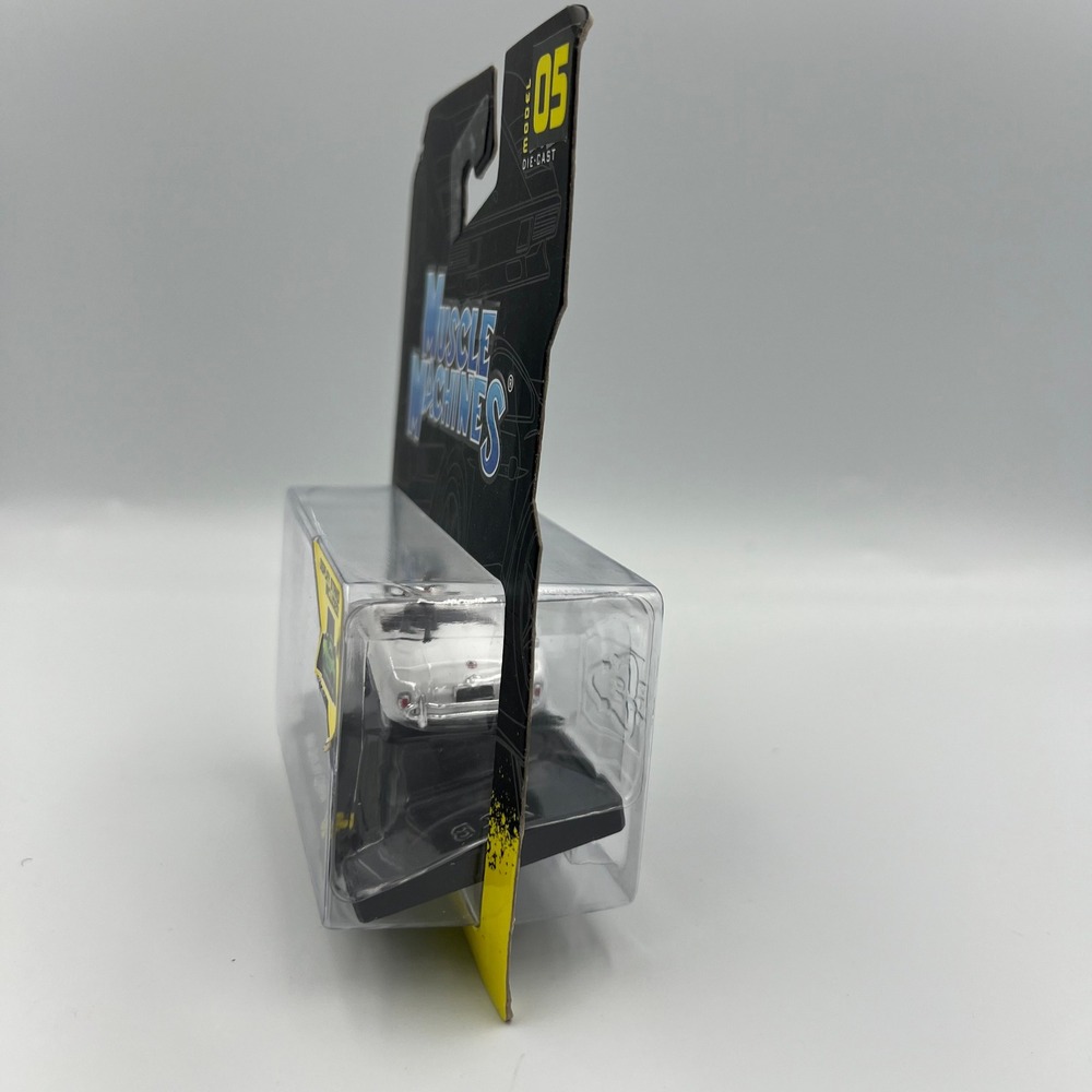 Muscle Machines 1964 Shelby Cobra 1:64 Die-Cast Car Series 1 Model 05 Stand - Picture 3 of 7